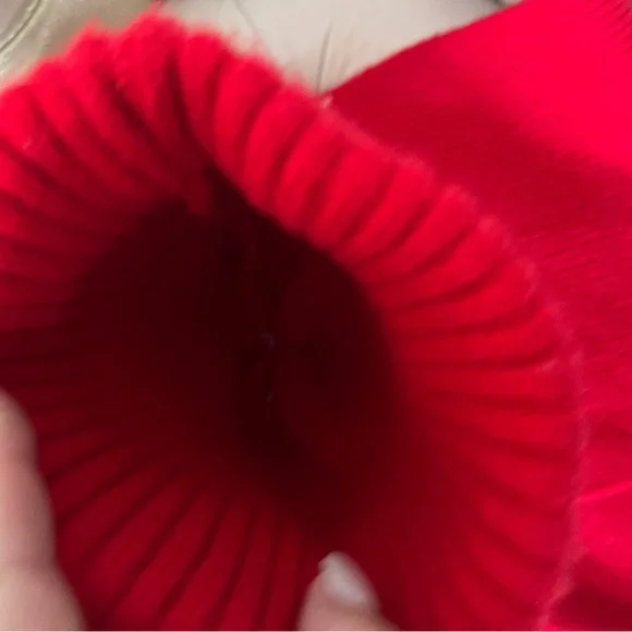 Red wool hat and scarf for girl